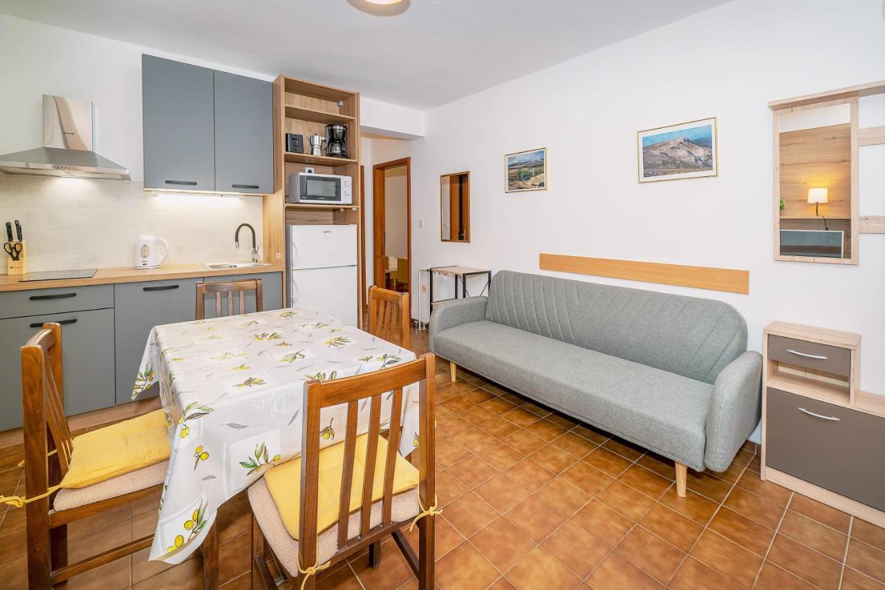 Apartmani Ana Juranic Jurandvor Bagian luar foto