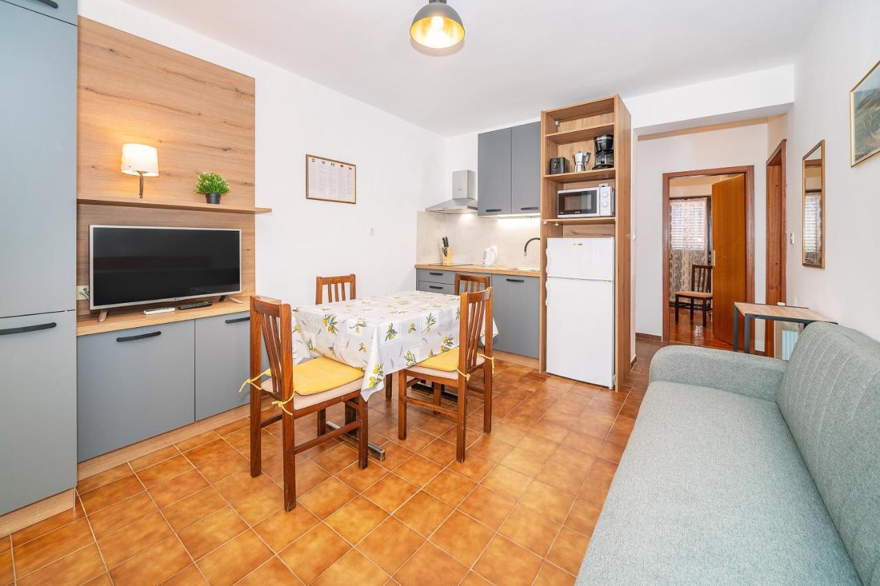 Apartmani Ana Juranic Jurandvor Bagian luar foto